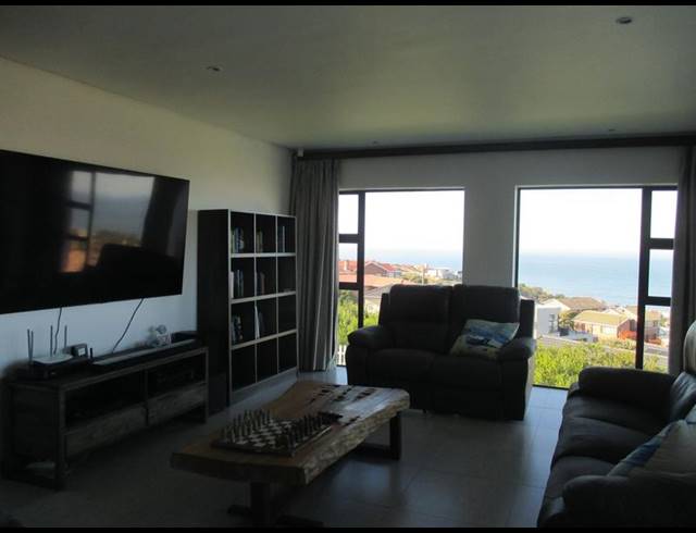 3 BEDROOM HOUSE FOR SALE IN DANA BAY